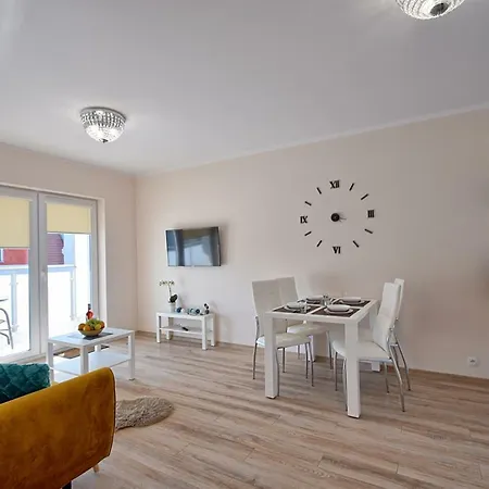شقة Sunflowers Apartament Przy Strzeleckiej W Kolobrzegu *