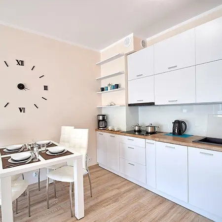 Sunflowers Apartament Przy Strzeleckiej W Kolobrzegu كولوبرزيغ