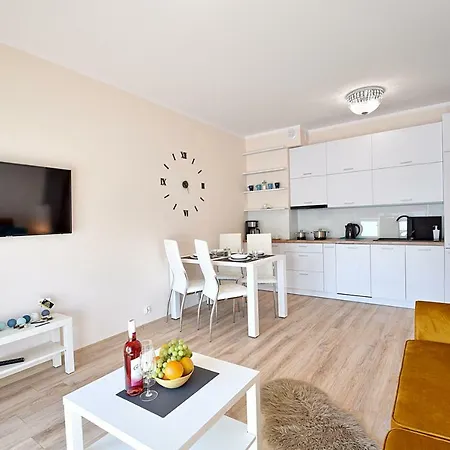 Sunflowers Apartament Przy Strzeleckiej W Kolobrzegu